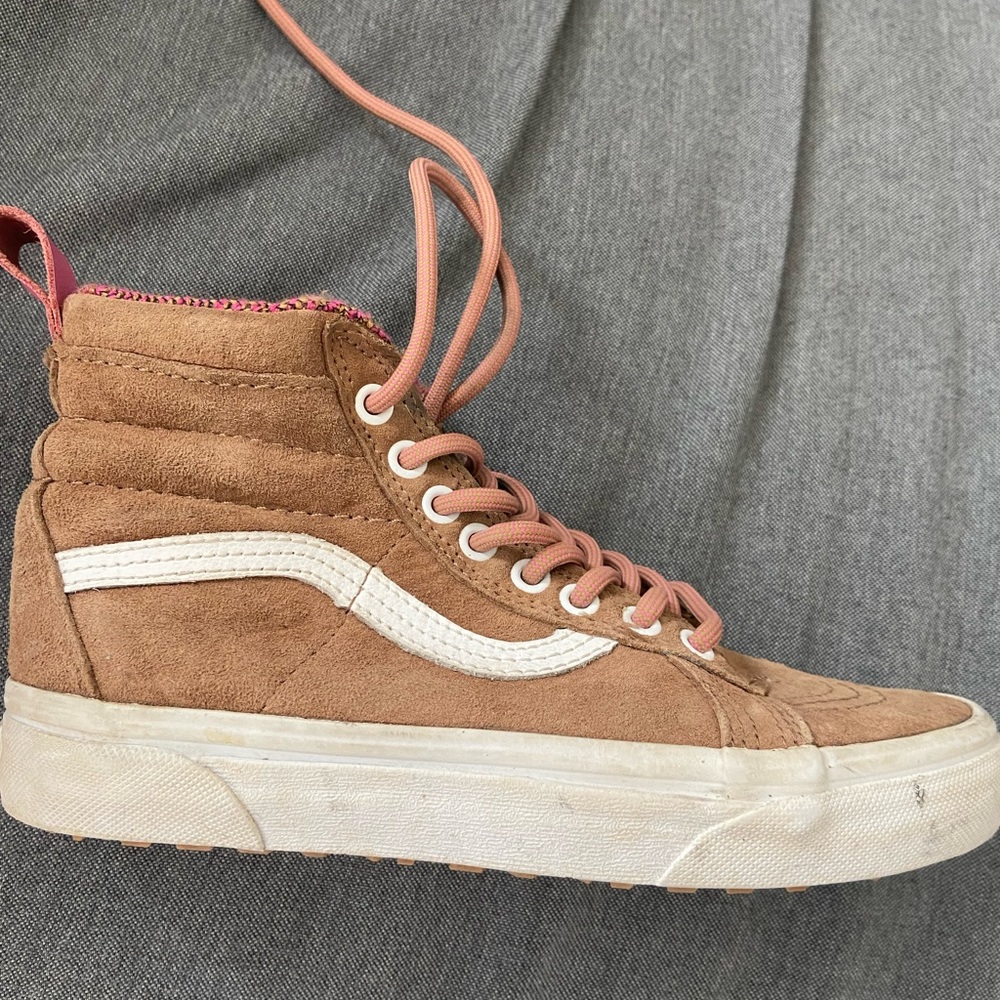 Tan MTE skate hi